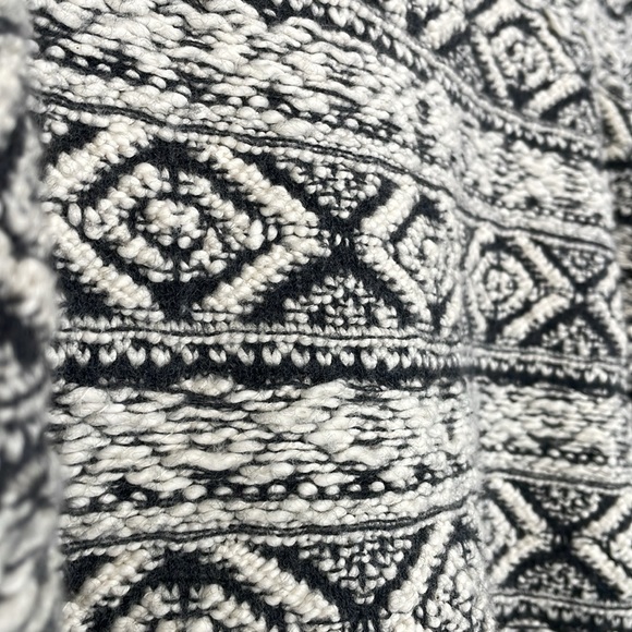 Moth Anthropologie Women’s Cropped Sweater Medium Fair Isle Gray White Waist - Picture 2 of 6